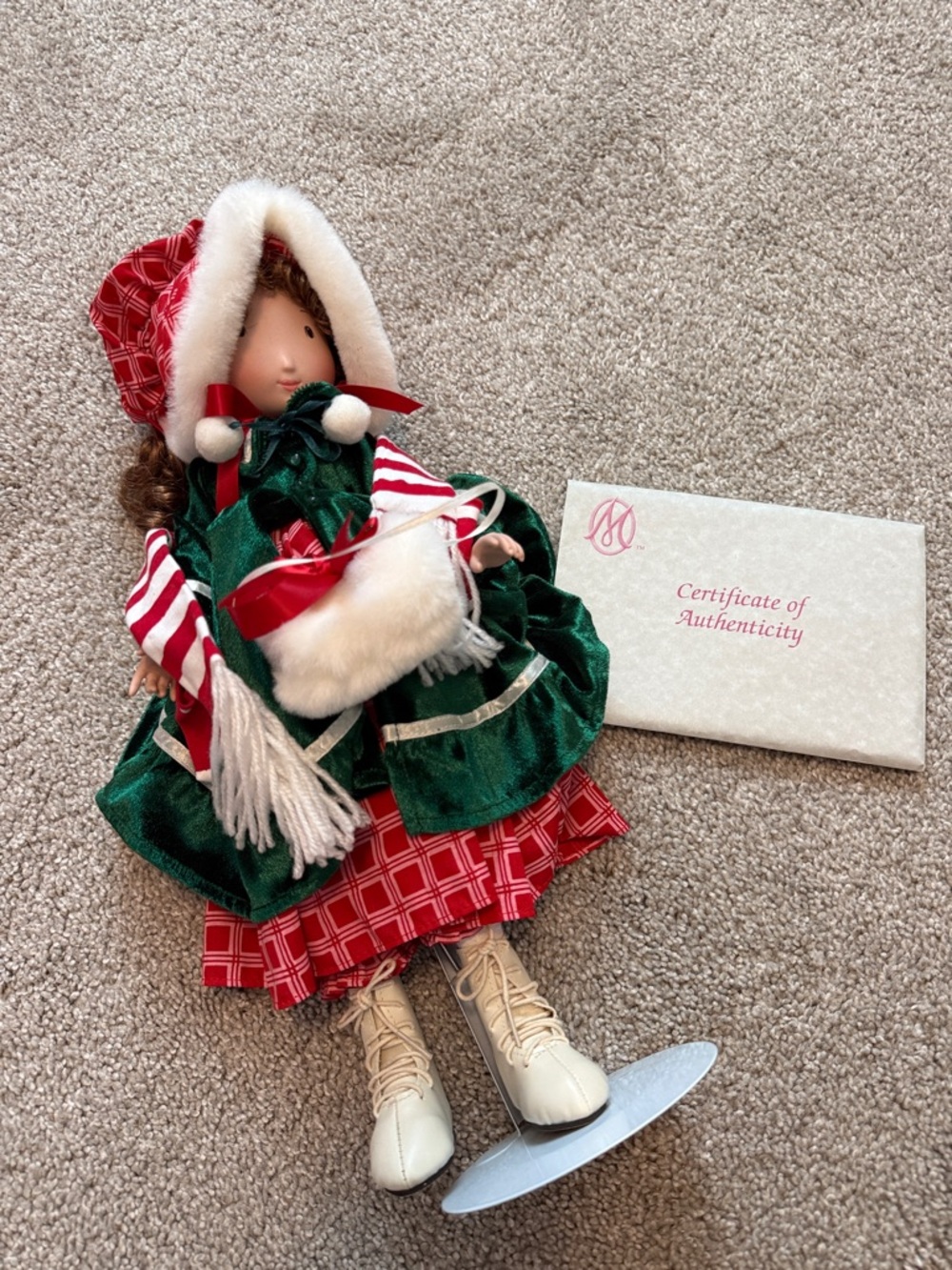Marie Osmond Limited Edition Christmas Holly Hobbie Doll 2006